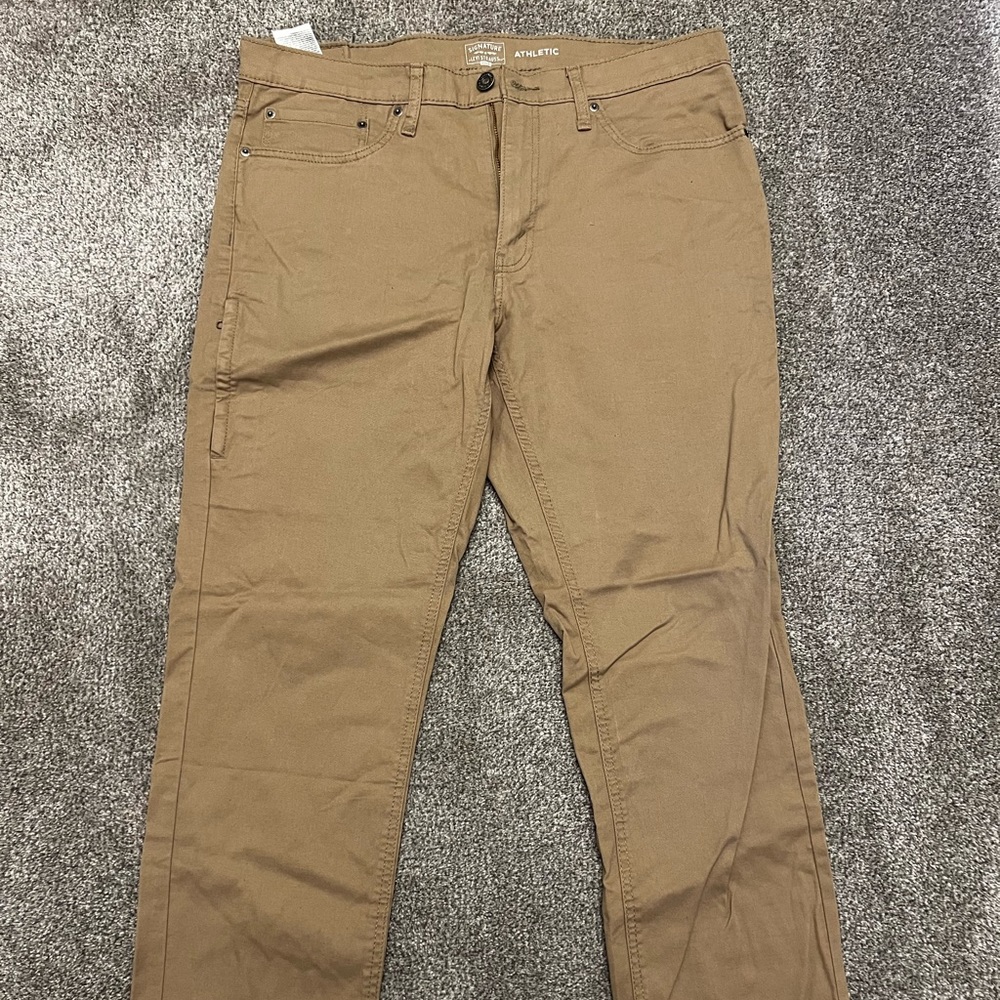Levi khakis size 36x32
